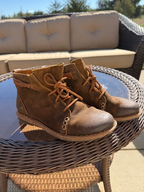 Born Shoes - Born Brown Leather Chukka Boots - Stitched Details - Women's 10 / EU 42 rugged